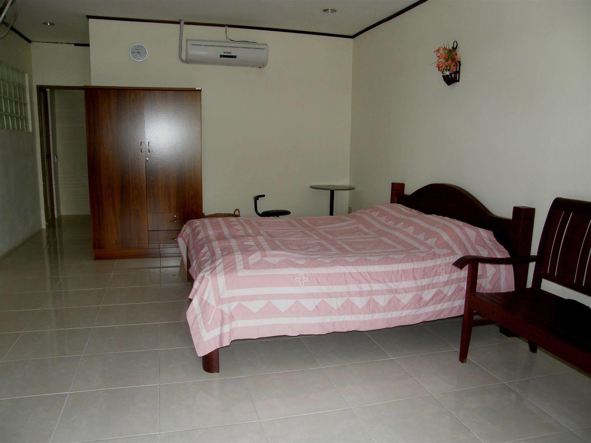 Anchana House Jomtien Exterior foto